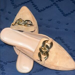 Elegant Tan Mules with Gold Chain
